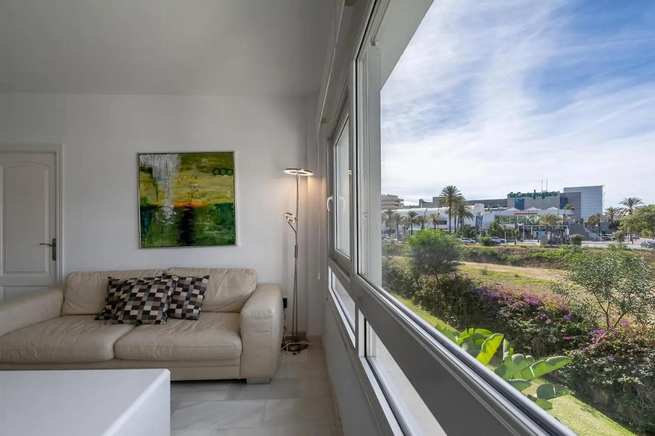 Beach Front Apartment In Puerto Banus Marbella 0*,  Španělsko