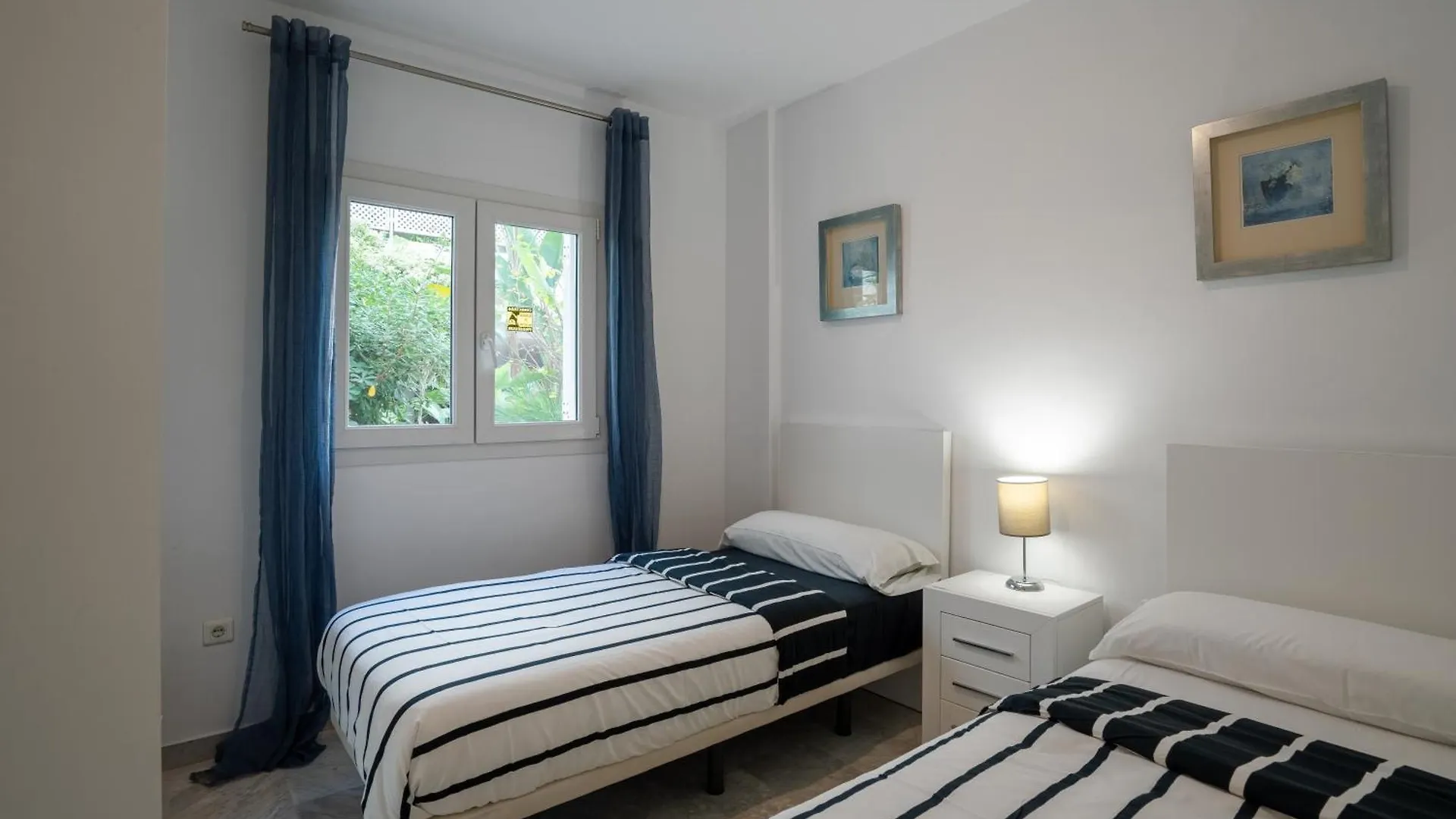 Beach Front Apartment In Puerto Banus Marbella Španělsko