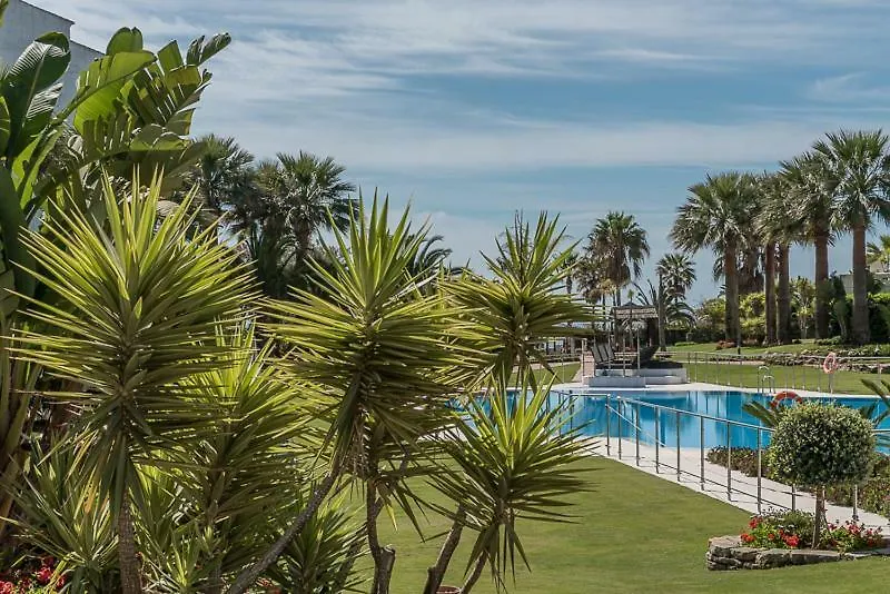 Beach Front Apartment In Puerto Banus Marbella