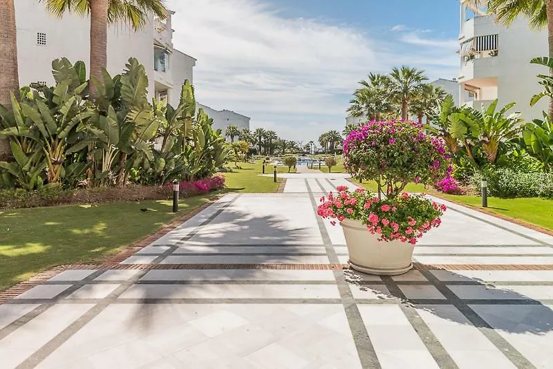 Beach Front Apartment In Puerto Banus Marbella Španělsko